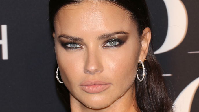 Beauty-Trend 2022: So schminkst du dir Shiny Lids
