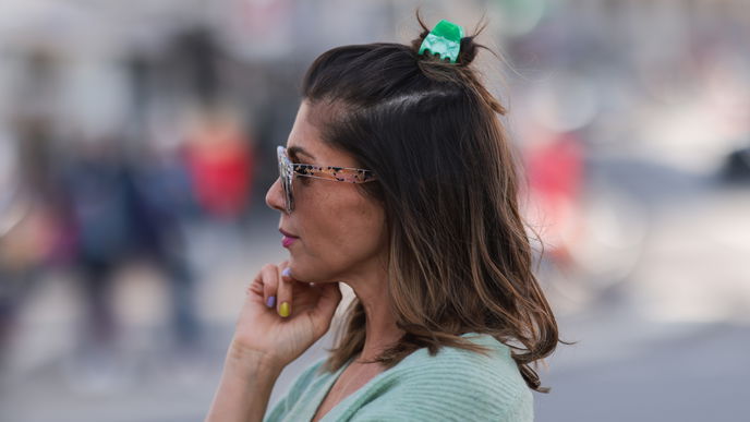 Frisurentrend 2022: Haarspangen sind jetzt total in - so stylst du deine Haare