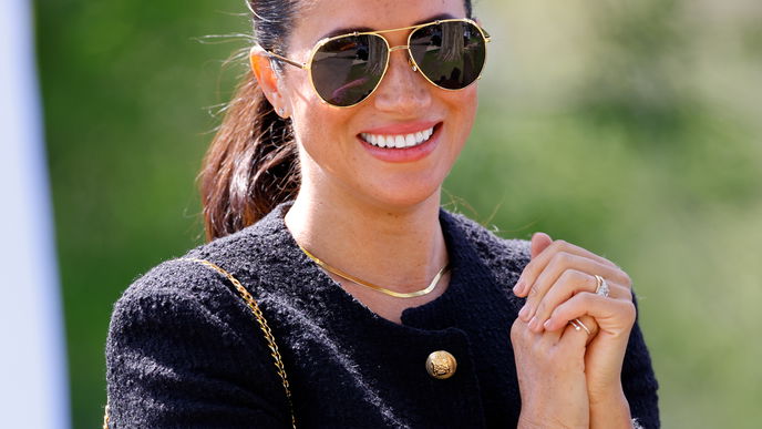 Modetrend 2022: Bouclé-Jacke – So stylst du Meghan Markles Look nach