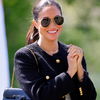 Modetrend 2022: Bouclé-Jacke – So stylst du Meghan Markles Look nach 