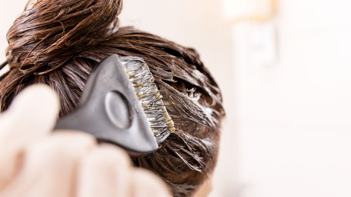 Haare tönen: Die besten Tipps für zu Hause