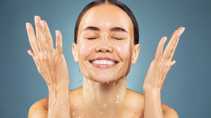Keine Abschminktücher parat? Mit diesen Hausmitteln kannst du dein Make-up entfernen