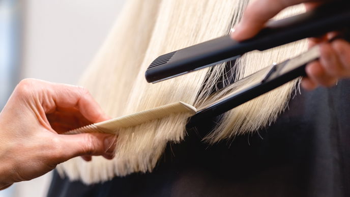 Glätteisen ohne Kabel: Die besten Akku Haarglätter im Vergleich