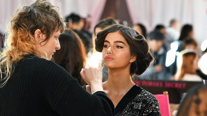 Frisurentrend 2022: "Supermodel Hair" - Die elegante Föhnfrisur sehen wir jetzt überall