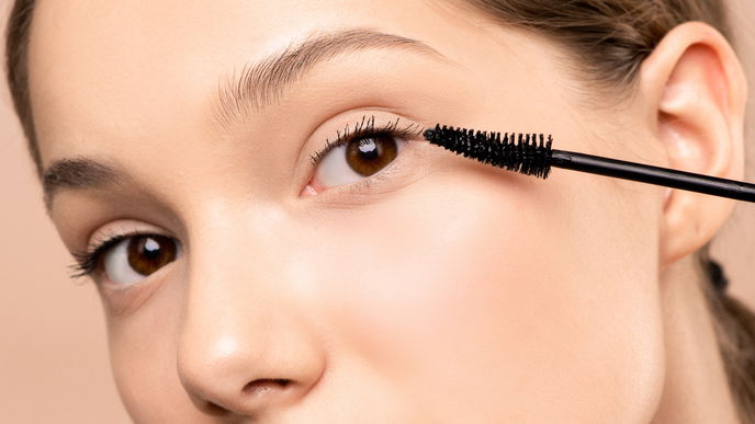 Beauty-Trend 2022: Das sind die 3 nachhaltigsten Wimperntuschen