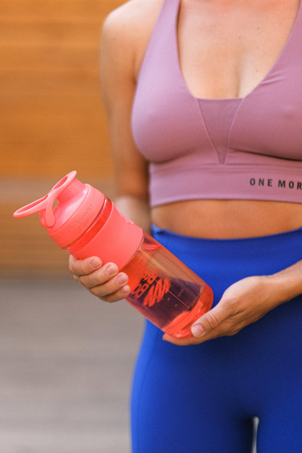Sport Trinkflasche in Hand