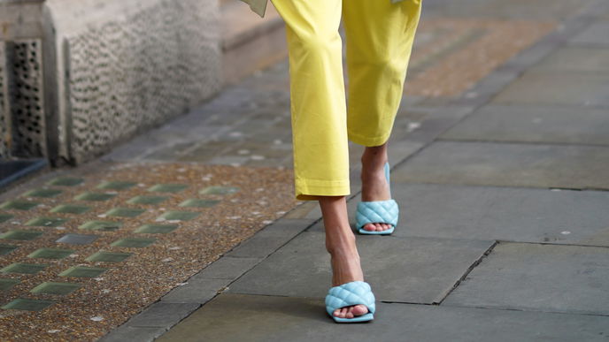 Schuh-Trend 2022: Das sind die schönsten Sandalen für schmale Füße