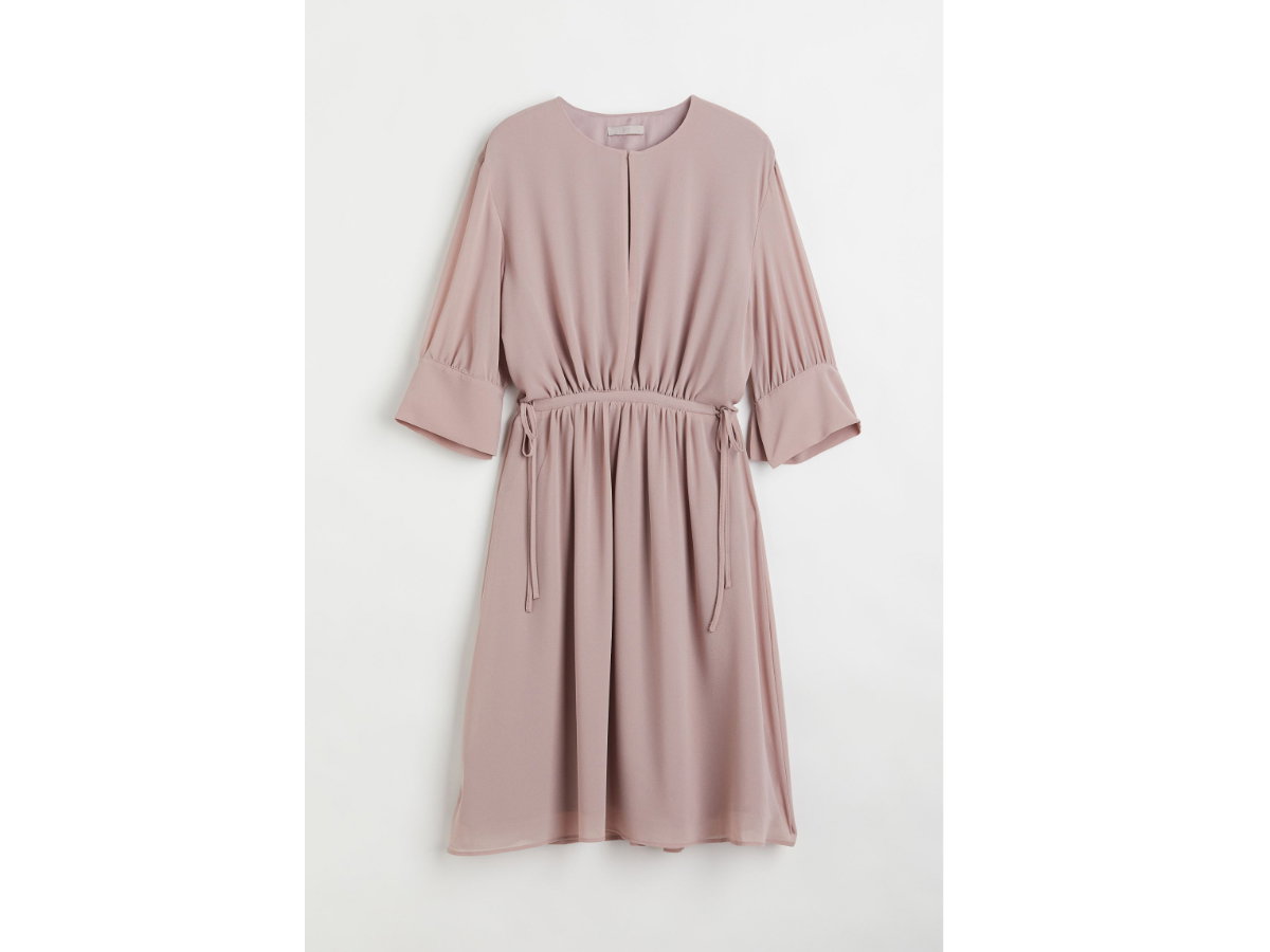 Das gleiche Modell von H&M gibt es auch in Puderrosa 🛒 ! Oder bist eher ein Fan von Schwarz 🛒 oder Khaki 🛒 ?
