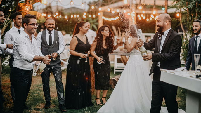 Horoskop: Diese 3 Sternzeichen werden an Hochzeiten am ehesten ausgeladen