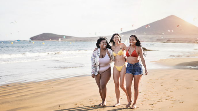 Bikini-Trend 2022: Das sind die 4 schönsten Bikinis für Curvy-Frauen
