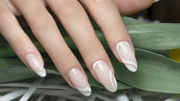 Nagel-Trend 2022: DAS sind die 3 angesagtesten Nageldesigns für den Sommer