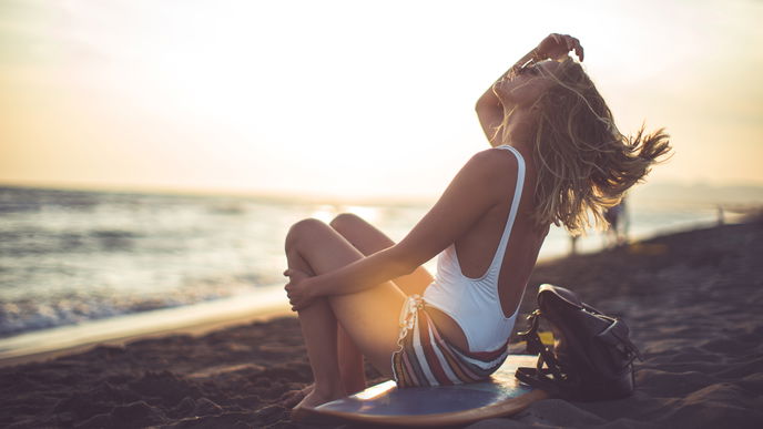 Beauty: 4 Dinge, die du bei der Haarpflege im Urlaub beachten solltest
