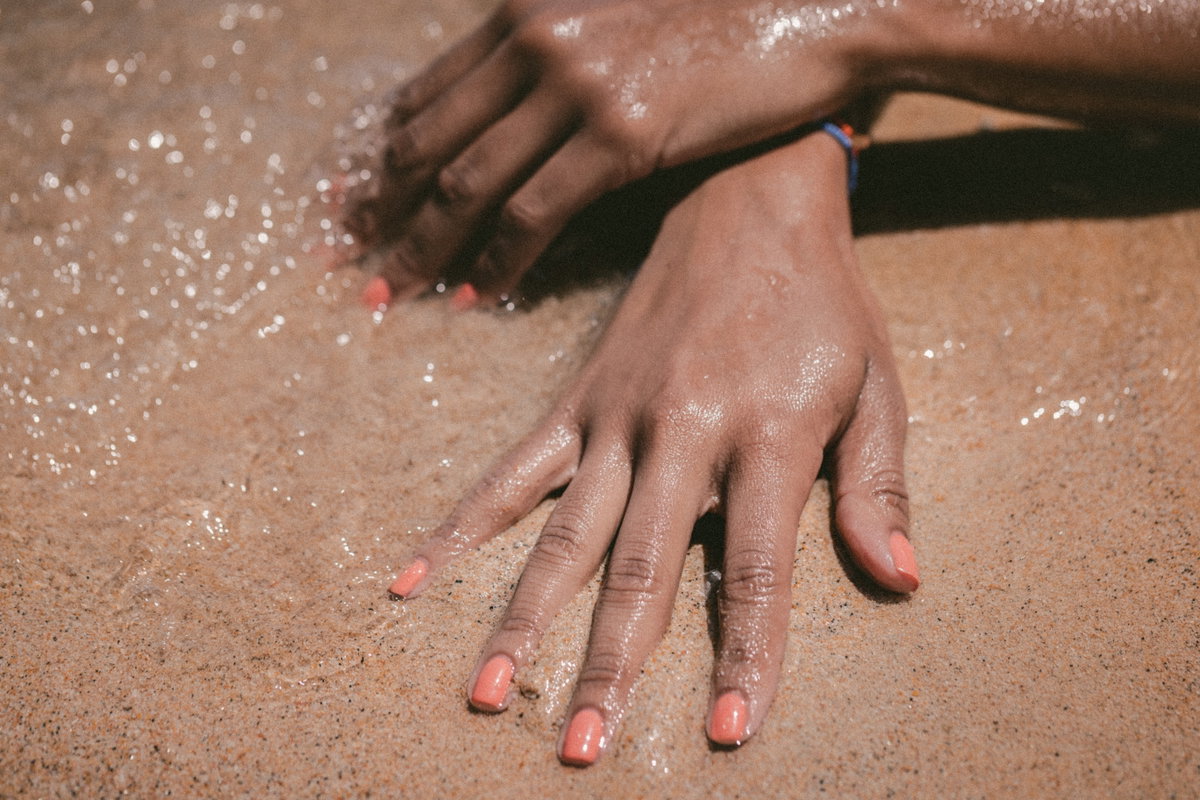 Nägel am Strand
