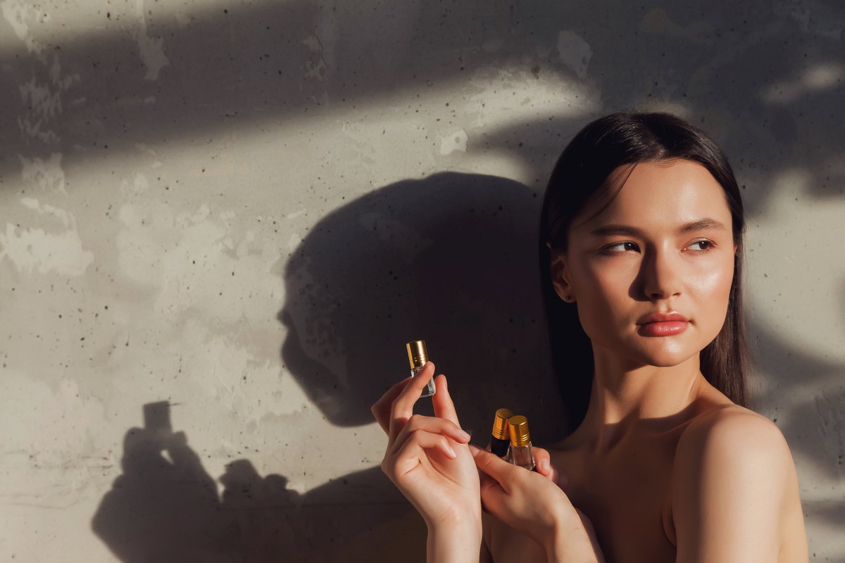 Frau mit Parfum