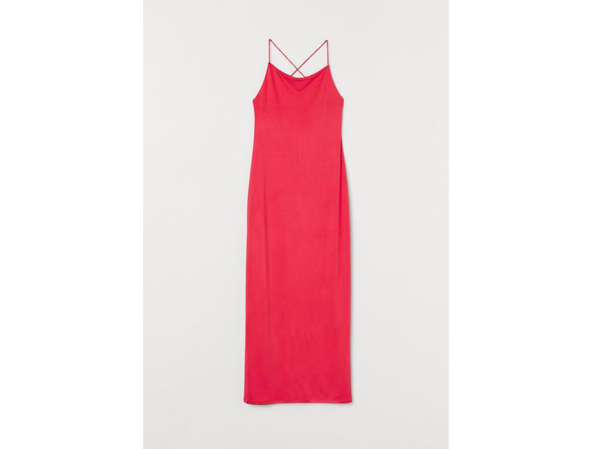 Rotes Maxikleid mit Rückenausschnitt