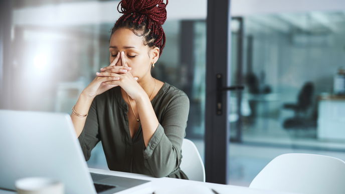 Unzufrieden im Job: Gehen oder bleiben? Diese Tipps helfen dir bei der Entscheidung