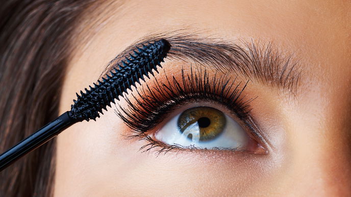 Beauty-Trend 2022: Auf diese französische Mascara schwören alle Frauen