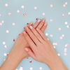 Nagel-Trend 2022: "Confetti-Nails" zaubern gute Laune auf deine Hände
