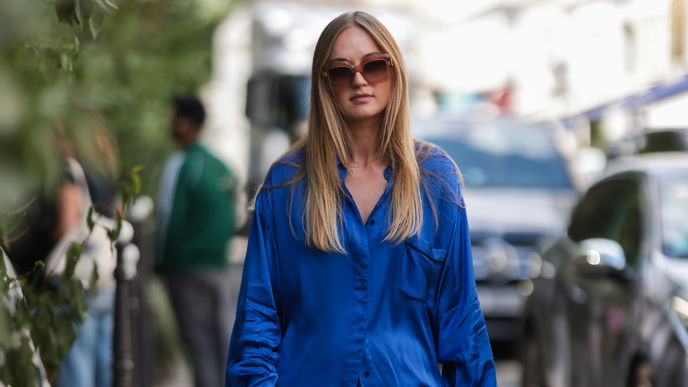 Mode-Trend 2022: Mit "Electric Blue" setzt du im Sommer ein Fashion-Statement