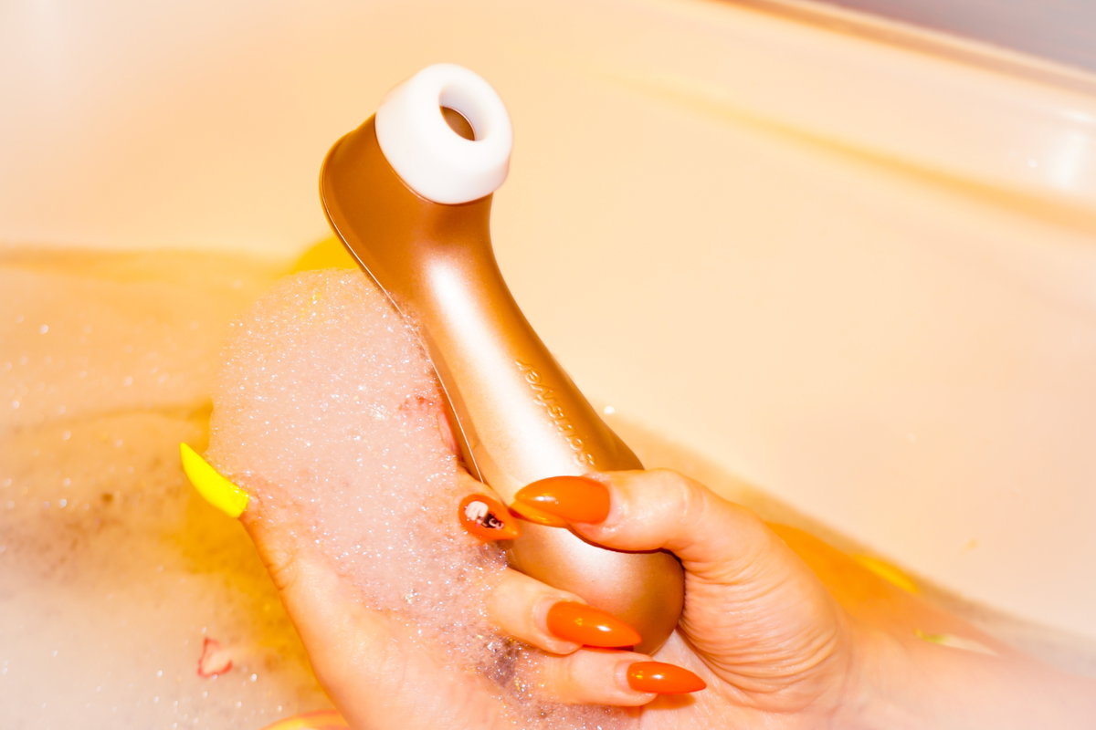 Sextoy in der Badewanne