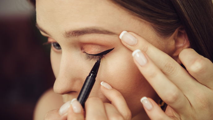 Beauty-Trend 2022: 5 wasserfeste Eyeliner unter 5 Euro