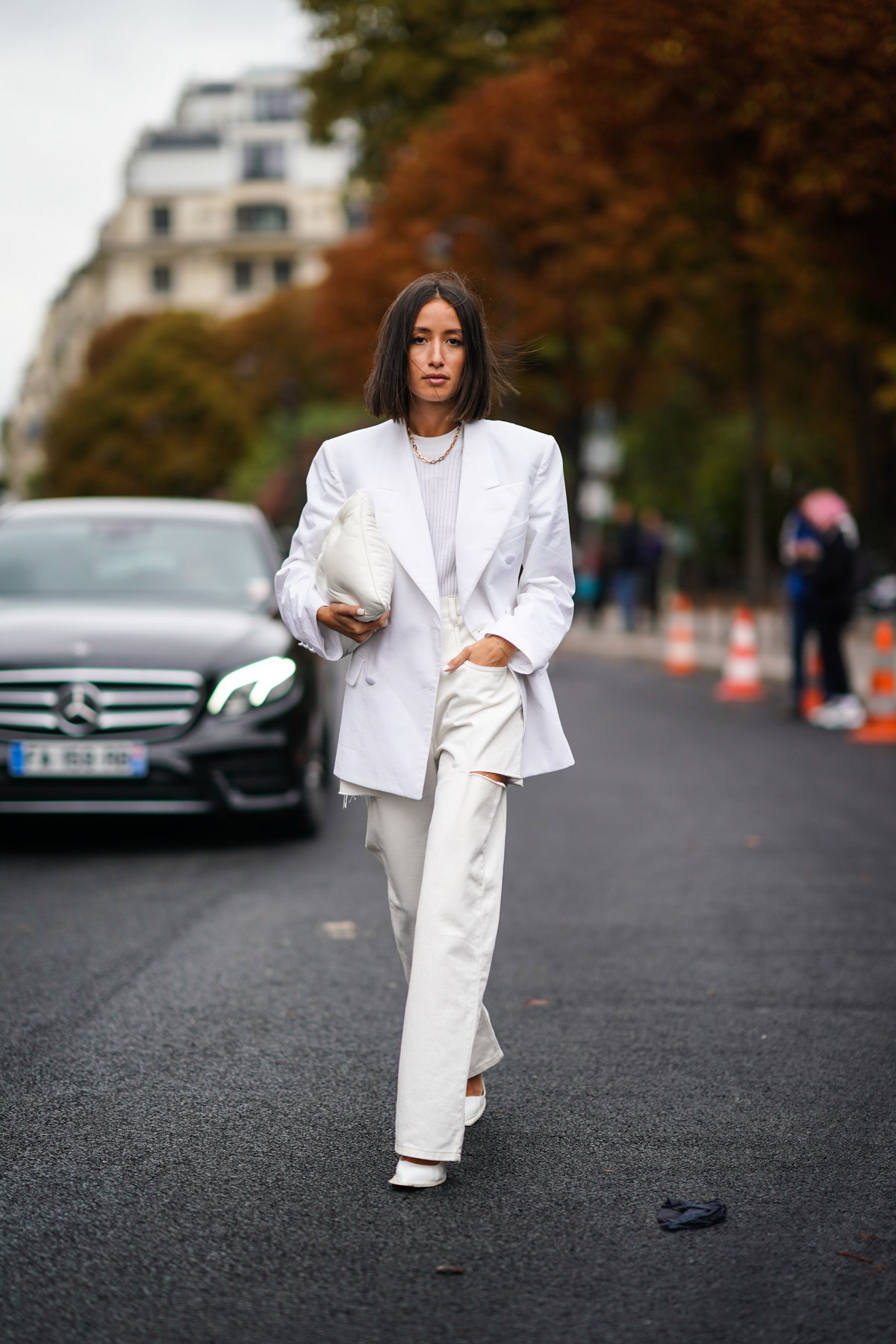 Outfit mit weißem Blazer