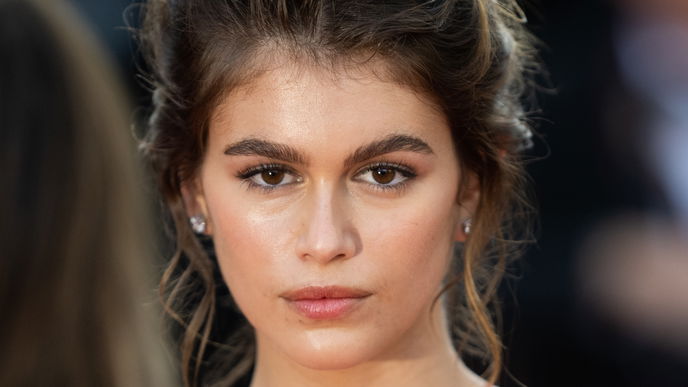 Beauty-Trend 2022: Dieses Gel unter 6 Euro liftet deine Augenbrauen wie im Kosmetikstudio