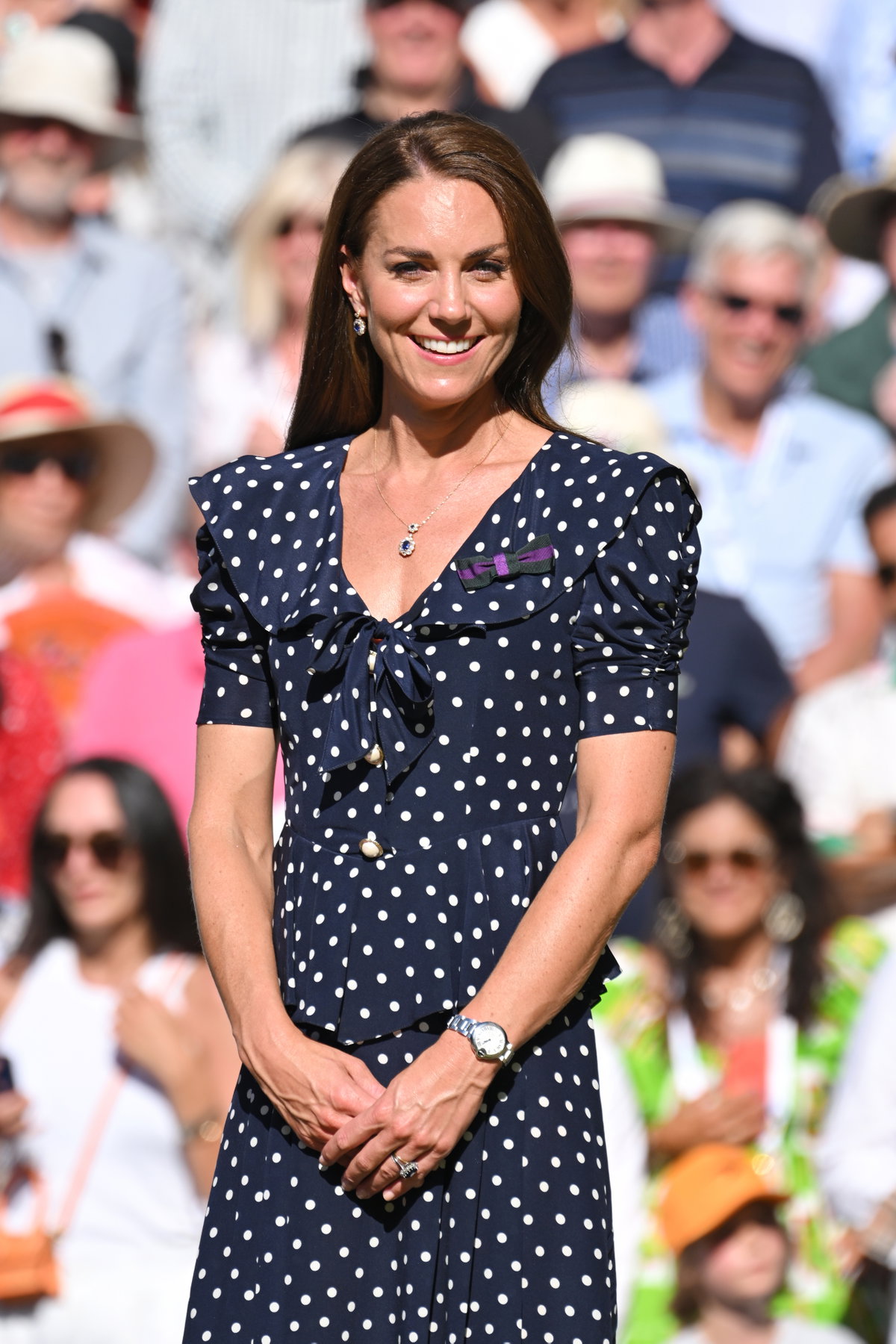 Kate trägt gepunktetes Kleid