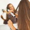 Haare glätten: Die besten Tipps für das richtige Styling