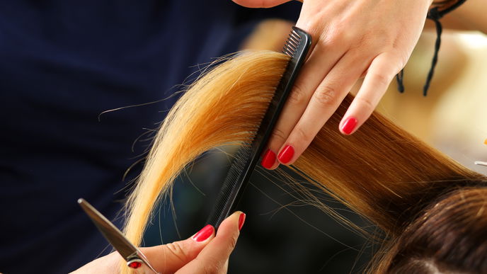 Hair Dusting: So wirst du Spliss los, ohne deine Haare abzuschneiden