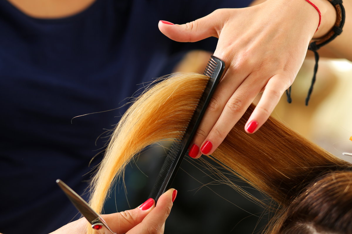 Hair Dusting beim Friseur