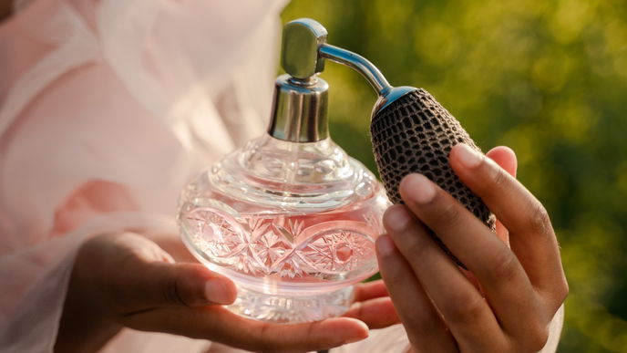 Sommer pur! Dieser günstige Drogerie-Duft riecht nach Urlaub