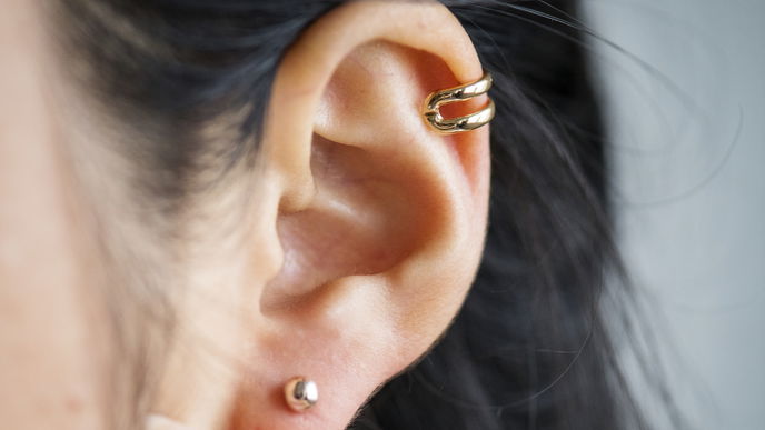 Piercing Helix: Alles, was du darüber wissen musst und unsere Erfahrungen