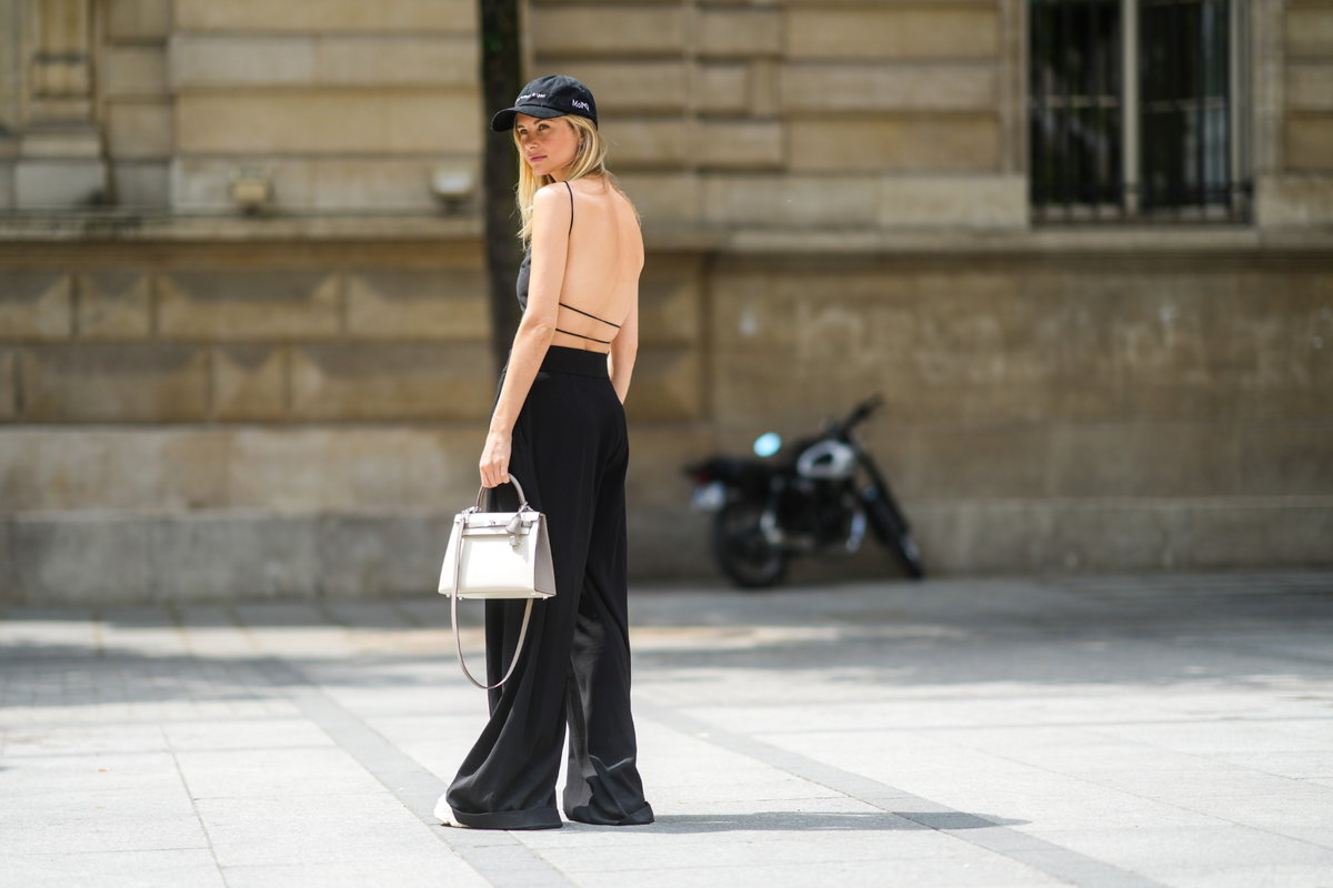 Rückenfreies Oberteil Mode-Trend