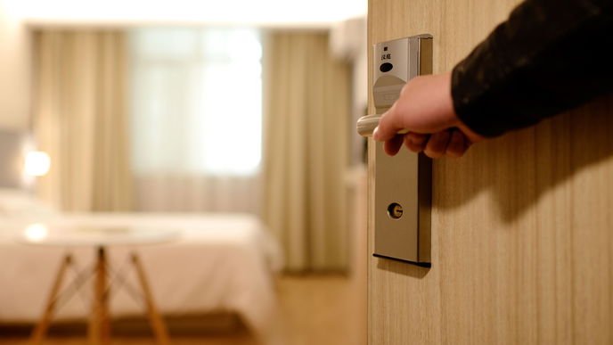Besser Schlafen: Aus diesem Grund solltest du niemals mit offener Tür schlafen