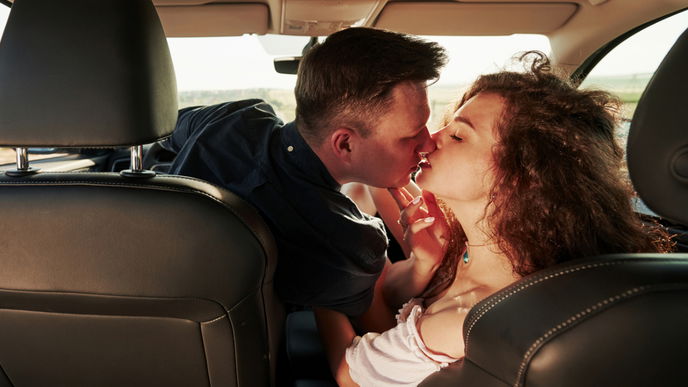 Sex im Auto: Mit diesen 3 heißen Tipps wird er unvergesslich