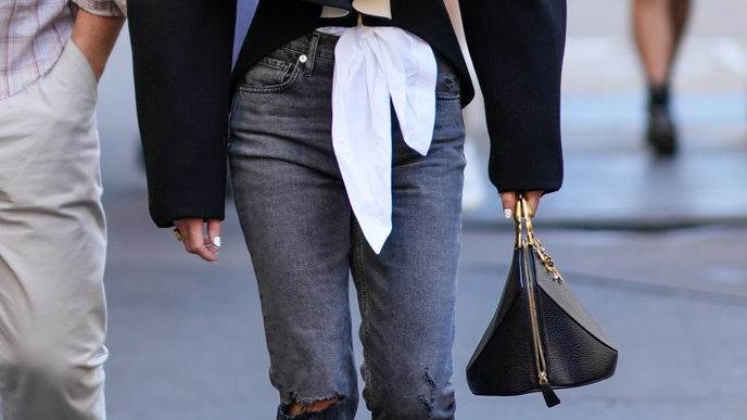 Mode-Trend 2022: Skinny Jeans sind wieder in! So wird die Hose im Sommer getragen