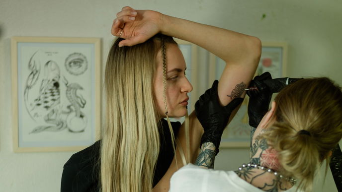Tattoo Schmerzen: Wo tut es am meisten weh? Die Erfahrungen der Redaktion