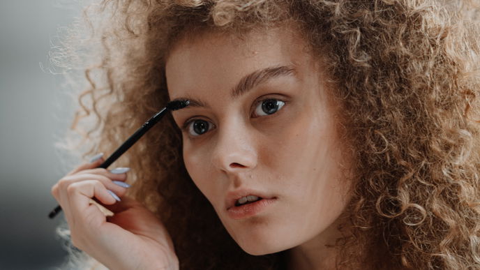 Beauty-Trend 2022: Diese 3 natürlichen Augenbrauen-Styles lieben wir