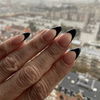 Nagel-Trend 2022: “Black French Tips” verpassen deinen Nägeln im Herbst ein elegantes Upgrade