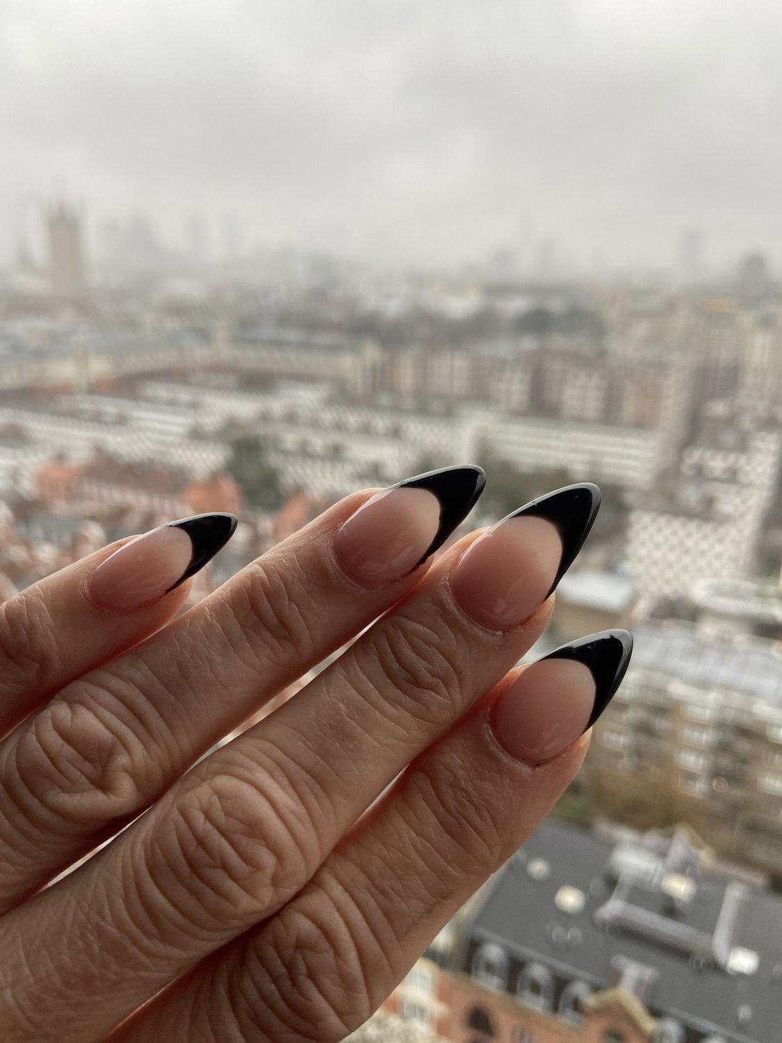 Schwarze French Nails