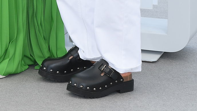 Herbst-Trend 2022: "Clogs" sind die lässigsten Schuhe für goldene Herbsttage
