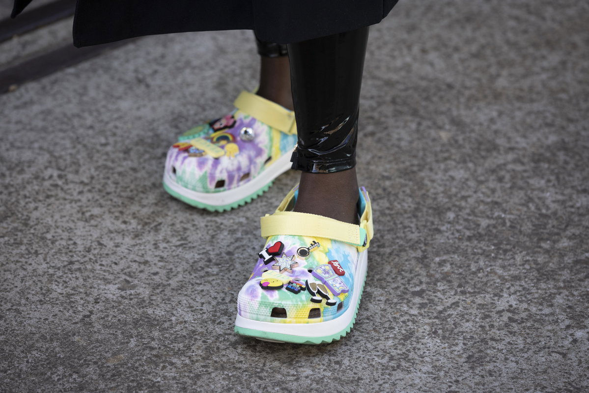 Bunte Crocs