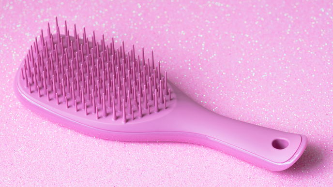 Detangler: Die Vorteile der besonderen Haarbürste und worauf du achten solltest