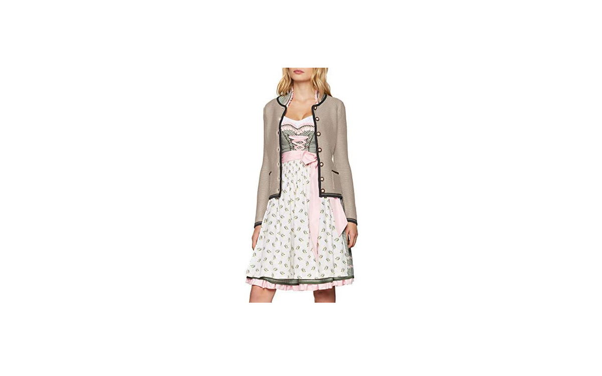 Frau trägt Dirndl-Strickjacke