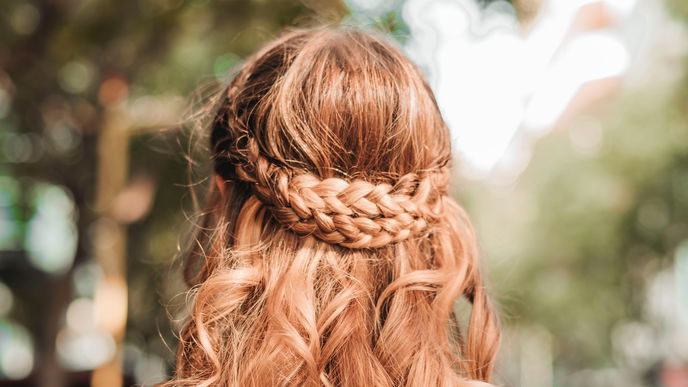 Oktoberfest Flechtfrisuren: Diese 4 schönen Flechtfrisuren gelingen dir einfach und ohne Hilfe