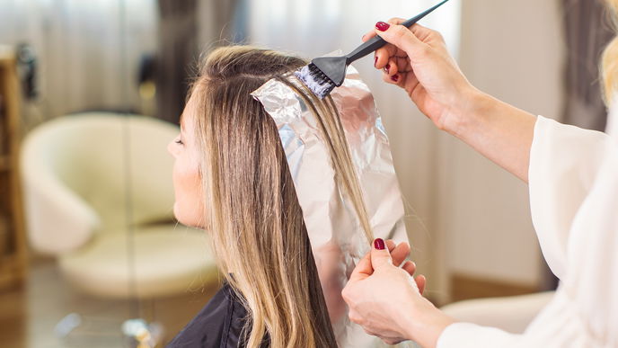 Dünne Haare: Diesen Fehler beim Friseur solltest du vermeiden
