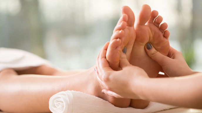 Fußmassage: Mit dieser Schritt-für-Schritt-Anleitung sorgst du für Entspannung