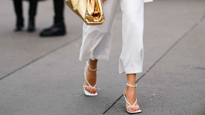 Diese goldenen Trend-Sandalen mit Absatz von Tamaris zaubern dir im Sommer 2023 lange Beine