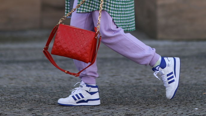 Mode-Trend 2022: In vs. Out! Diese Sneaker sind im Herbst angesagt - diese nicht